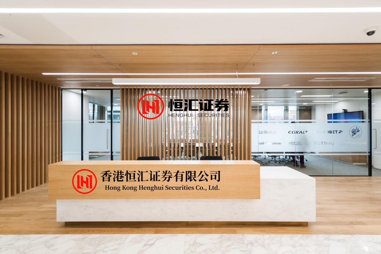 天牛宝 民生银行泰安丽景花园社区支行进社区开展反诈宣传活动